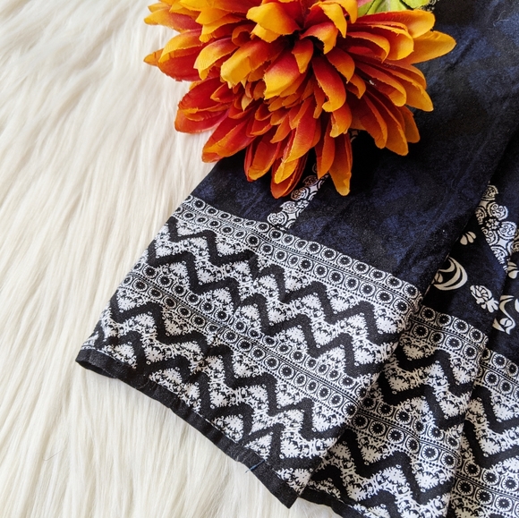 SOLD!!Alya Cinched Waist Black & Blue Skirt Size S - Picture 2 of 5